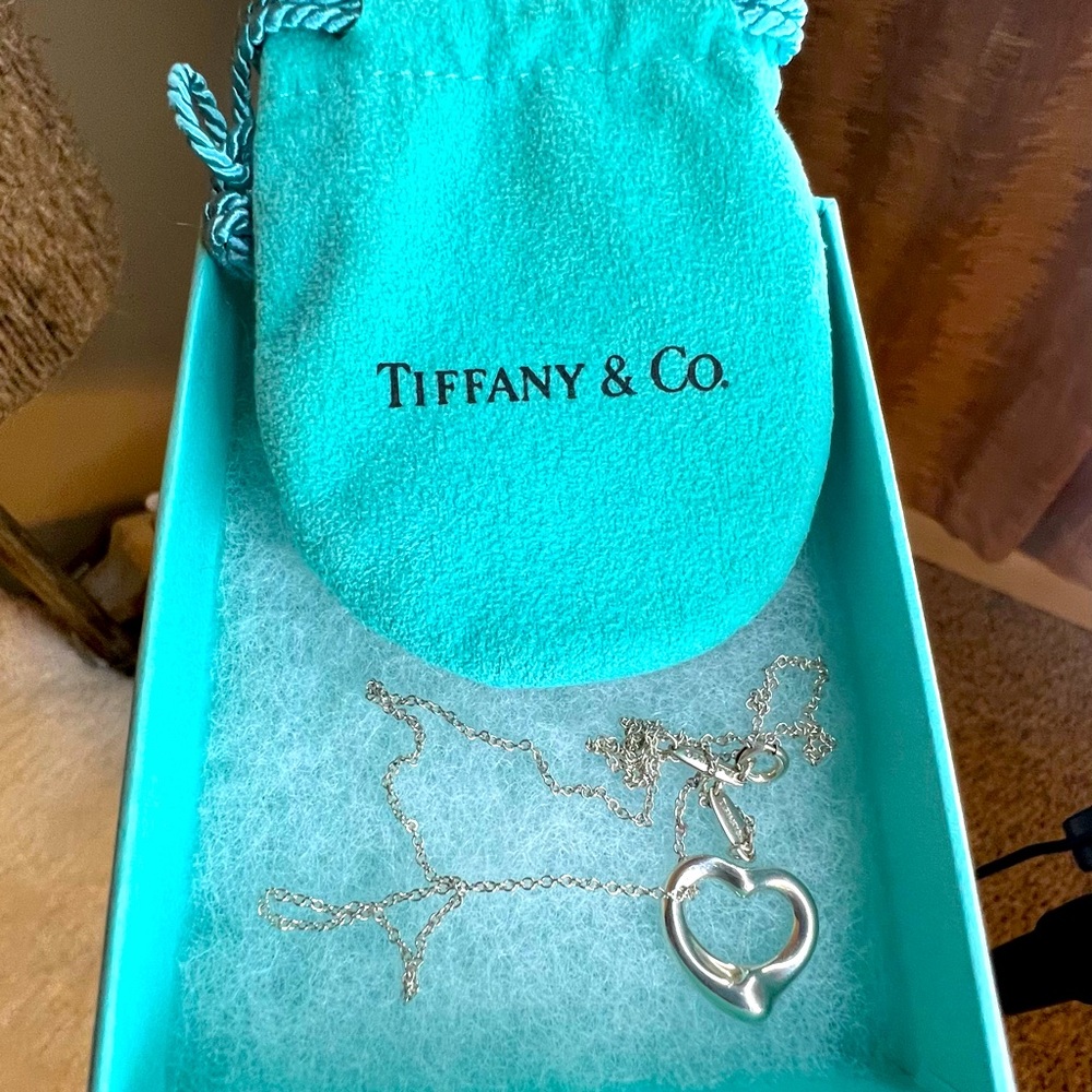 🔥🔥SOLD🔥🔥Tiffany & Co. 925 Necklace 16" it comes with the dustbag and box.